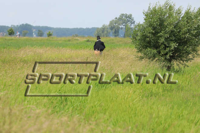 F01703.jpg
